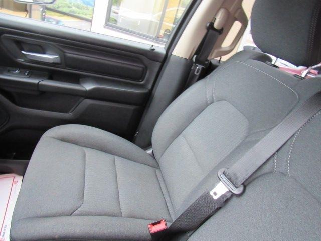 RAM 1500 Tradesman Crew Cab SB 4WD 2019