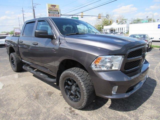 RAM 1500 Tradesman Crew Cab SWB 4WD 2016