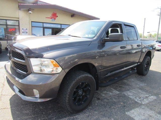 RAM 1500 Tradesman Crew Cab SWB 4WD 2016
