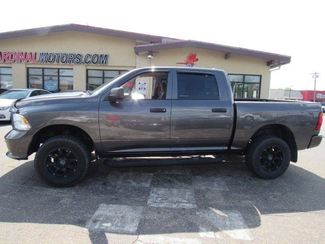 RAM 1500 Tradesman Crew Cab SWB 4WD 2016