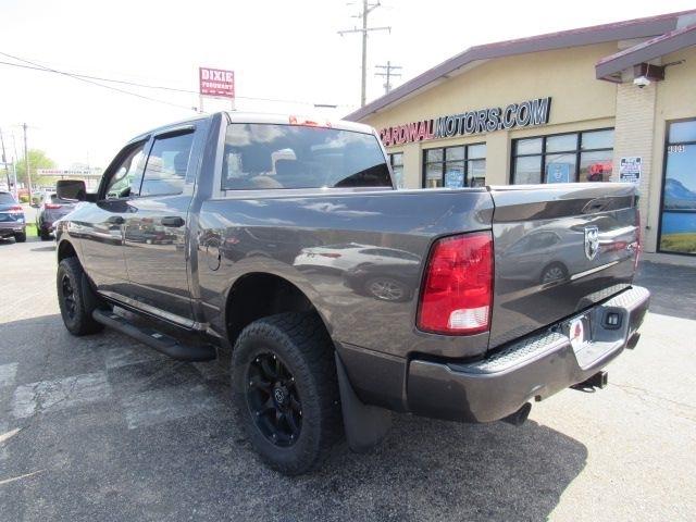 RAM 1500 Tradesman Crew Cab SWB 4WD 2016