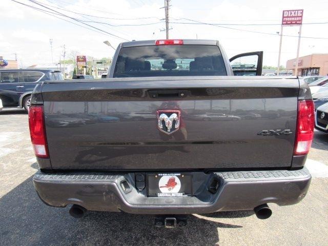 RAM 1500 Tradesman Crew Cab SWB 4WD 2016
