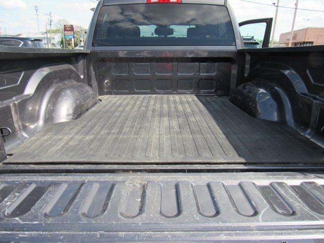 RAM 1500 Tradesman Crew Cab SWB 4WD 2016