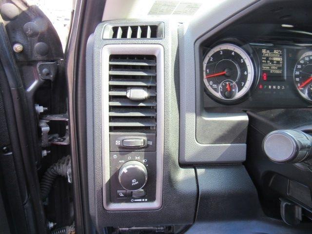 RAM 1500 Tradesman Crew Cab SWB 4WD 2016