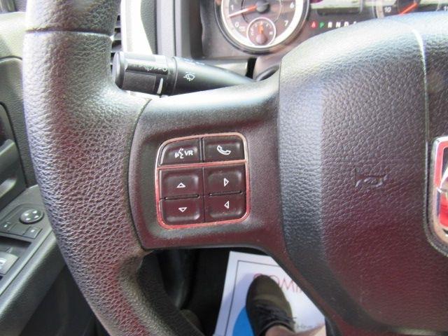 RAM 1500 Tradesman Crew Cab SWB 4WD 2016