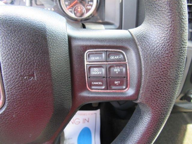 RAM 1500 Tradesman Crew Cab SWB 4WD 2016