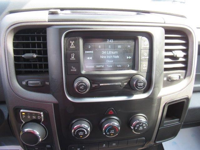 RAM 1500 Tradesman Crew Cab SWB 4WD 2016