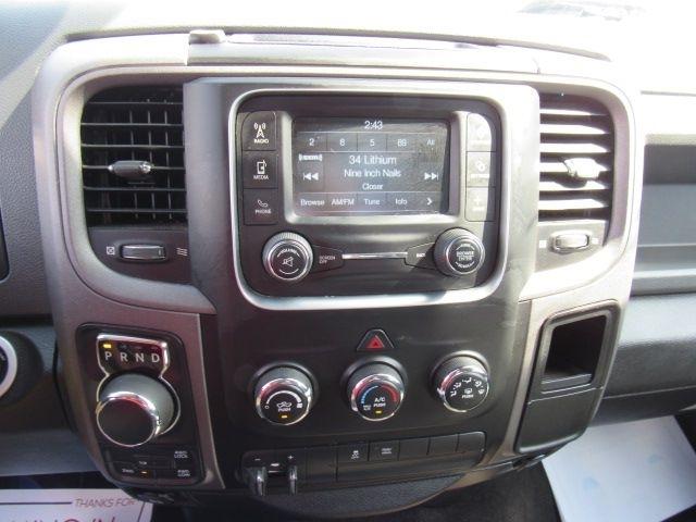 RAM 1500 Tradesman Crew Cab SWB 4WD 2016