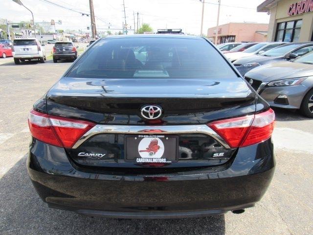 Toyota Camry SE 2016