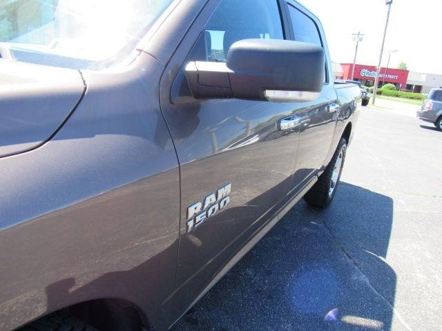 RAM 1500 SLT Crew Cab SWB 4WD 2018
