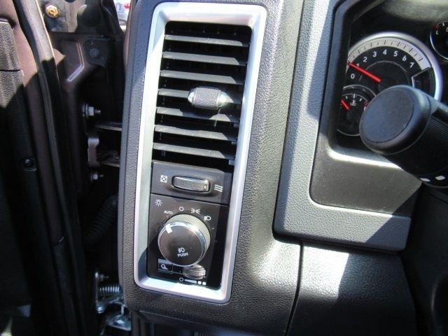 RAM 1500 SLT Crew Cab SWB 4WD 2018
