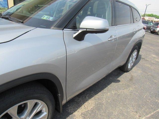 Toyota Highlander Limited AWD V6 2022