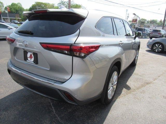 Toyota Highlander Limited AWD V6 2022