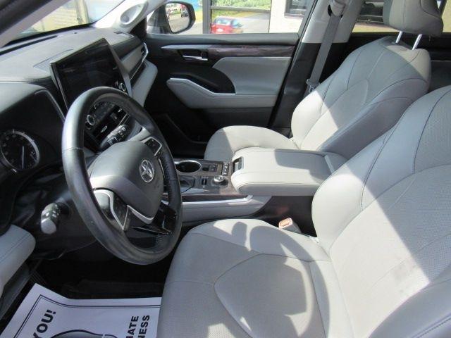 Toyota Highlander Limited AWD V6 2022