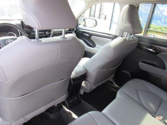 Toyota Highlander Limited AWD V6 2022