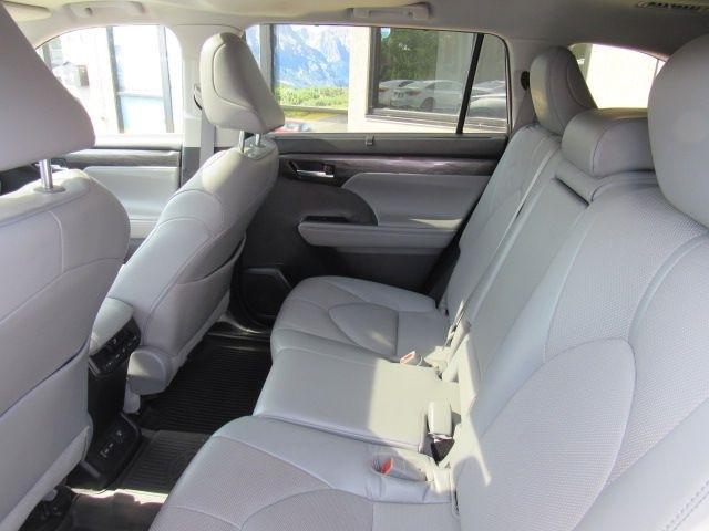 Toyota Highlander Limited AWD V6 2022