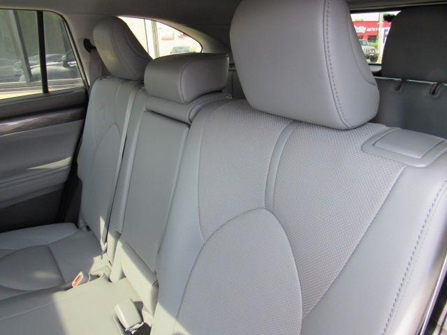 Toyota Highlander Limited AWD V6 2022