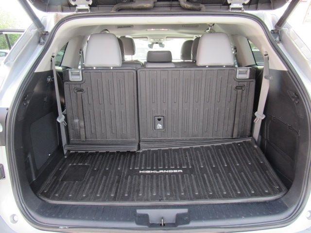 Toyota Highlander Limited AWD V6 2022