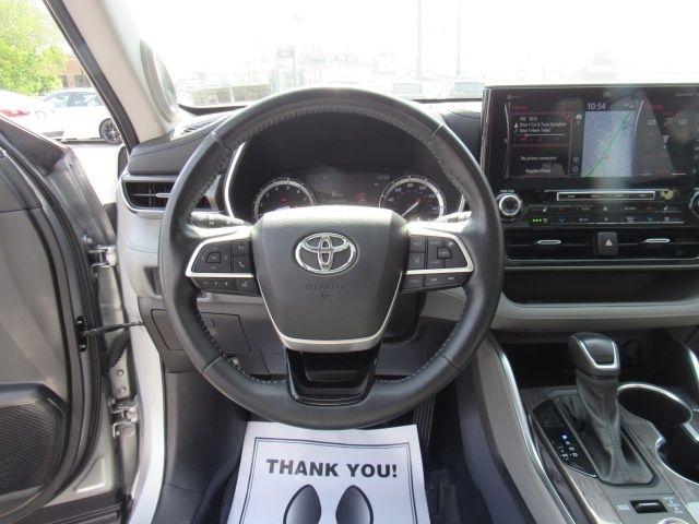 Toyota Highlander Limited AWD V6 2022