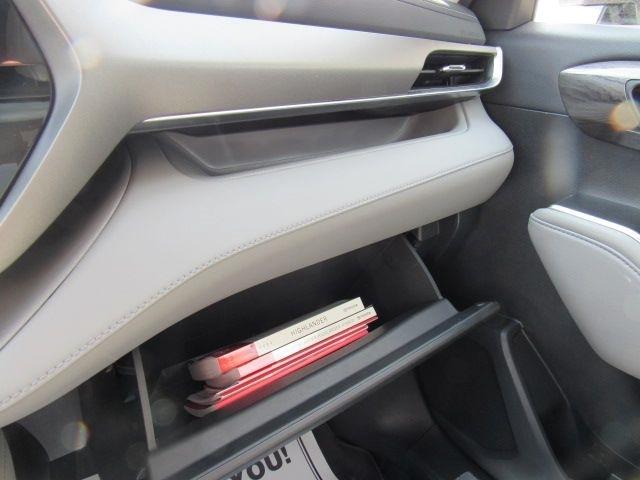 Toyota Highlander Limited AWD V6 2022