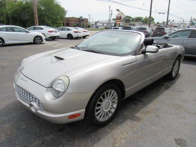 Ford Thunderbird Deluxe 2005