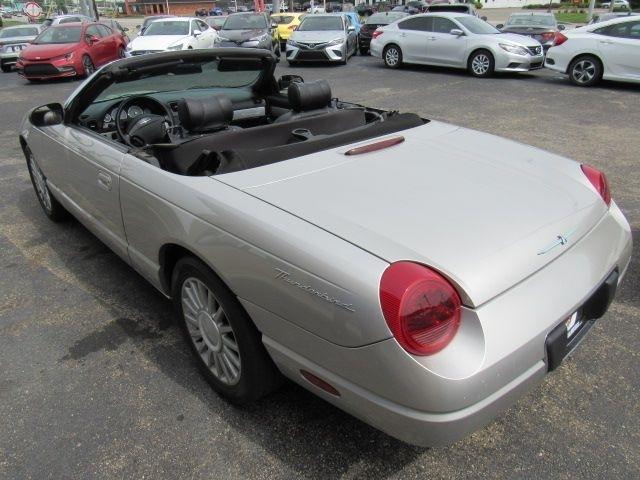 Ford Thunderbird Deluxe 2005