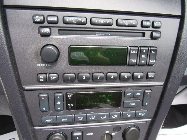 Ford Thunderbird Deluxe 2005