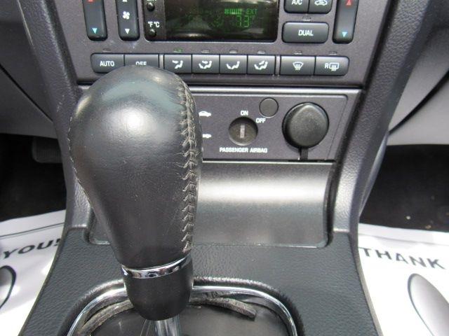 Ford Thunderbird Deluxe 2005