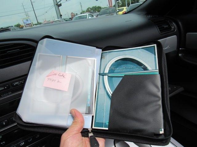 Ford Thunderbird Deluxe 2005