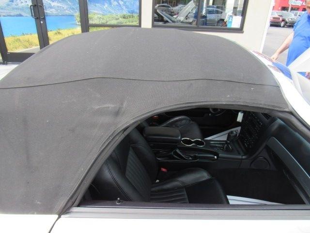 Ford Thunderbird Deluxe 2005