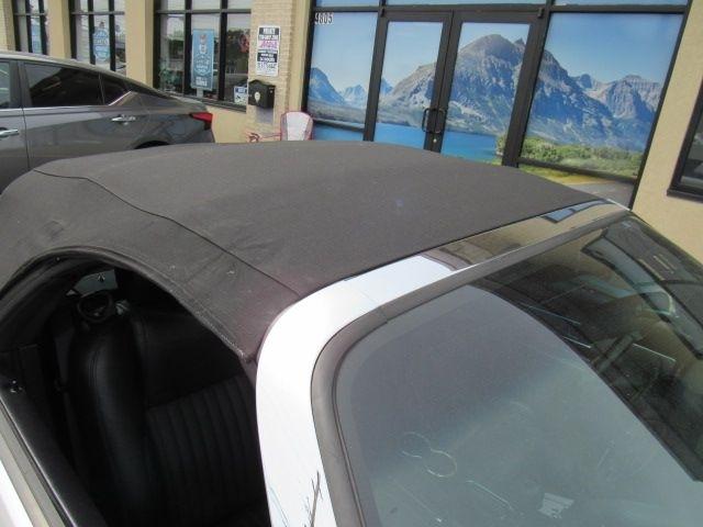 Ford Thunderbird Deluxe 2005