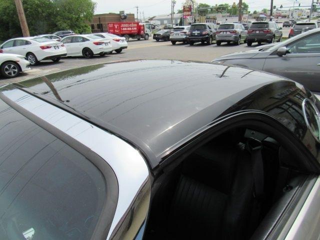 Ford Thunderbird Deluxe 2005