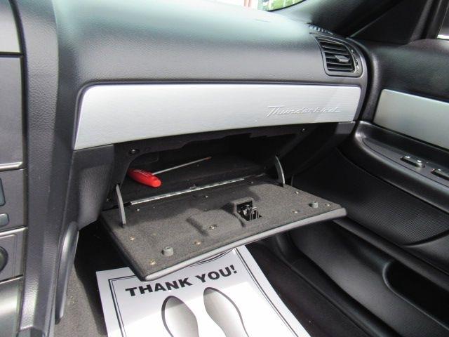 Ford Thunderbird Deluxe 2005
