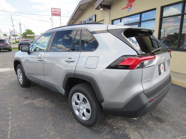 Toyota RAV4 LE AWD 2021