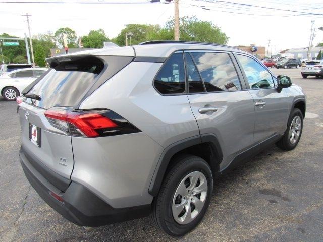 Toyota RAV4 LE AWD 2021