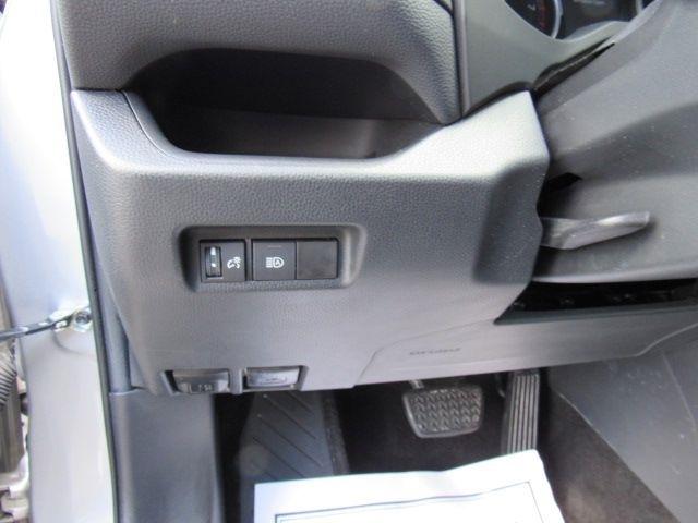 Toyota RAV4 LE AWD 2021