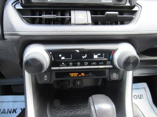 Toyota RAV4 LE AWD 2021