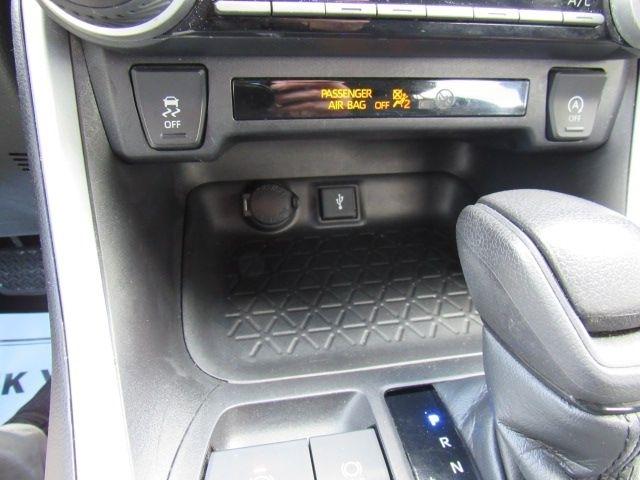 Toyota RAV4 LE AWD 2021
