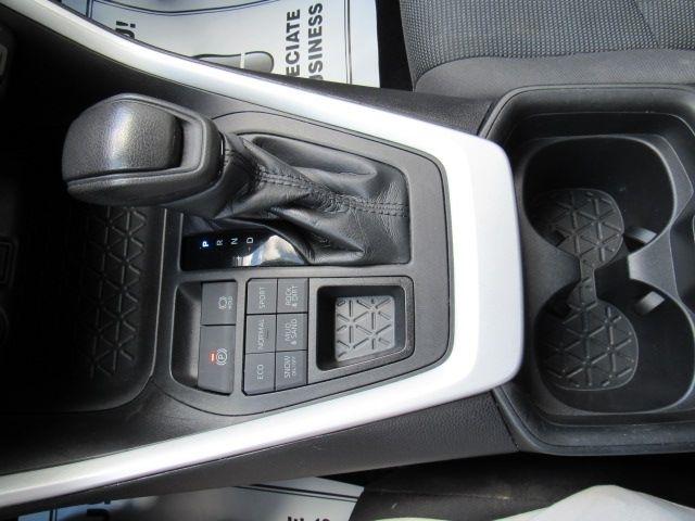 Toyota RAV4 LE AWD 2021
