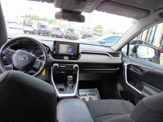 Toyota RAV4 LE AWD 2021