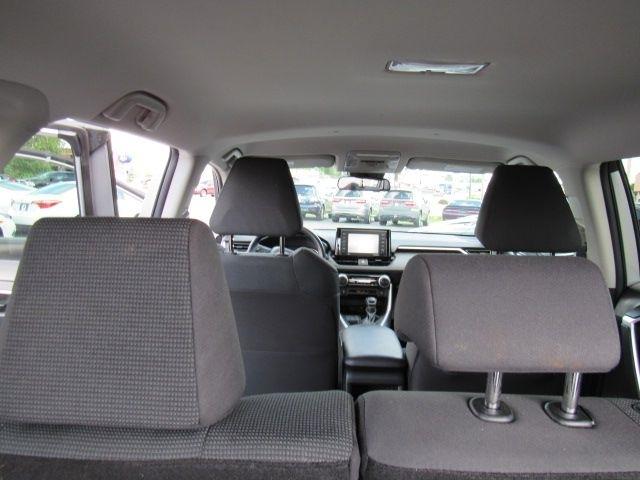 Toyota RAV4 LE AWD 2021