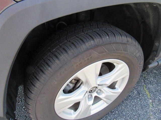 Toyota RAV4 XLE 2021