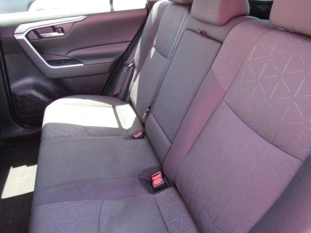 Toyota RAV4 XLE 2021