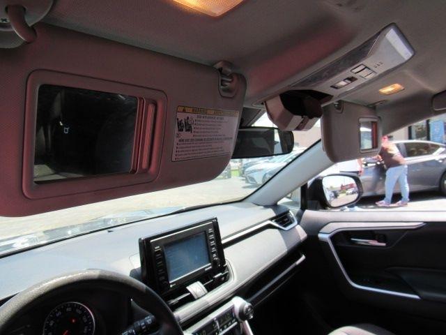 Toyota RAV4 XLE 2021