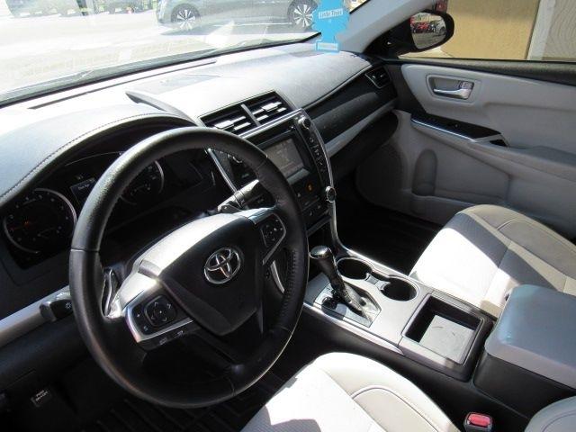 Toyota Camry SE 2017