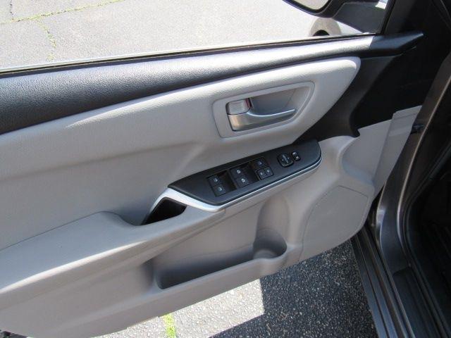 Toyota Camry SE 2017