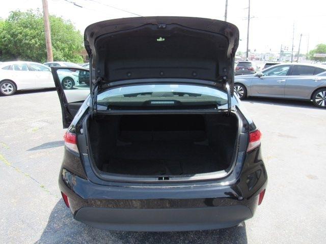 Toyota Corolla LE 2025