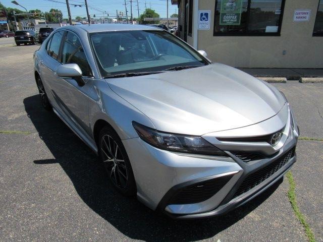 Toyota Camry SE 2022