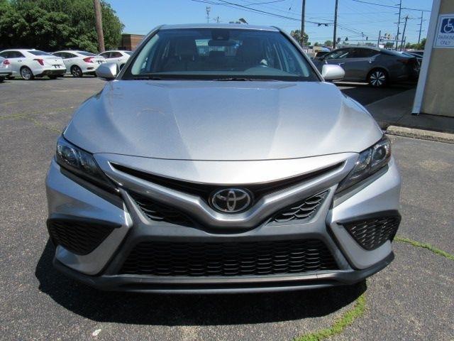 Toyota Camry SE 2022