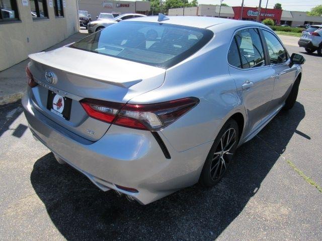 Toyota Camry SE 2022